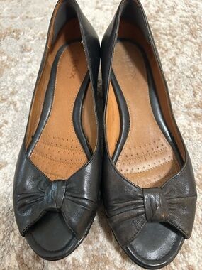 Geox Black Peep-Toe wedge heels with Knot Bow
